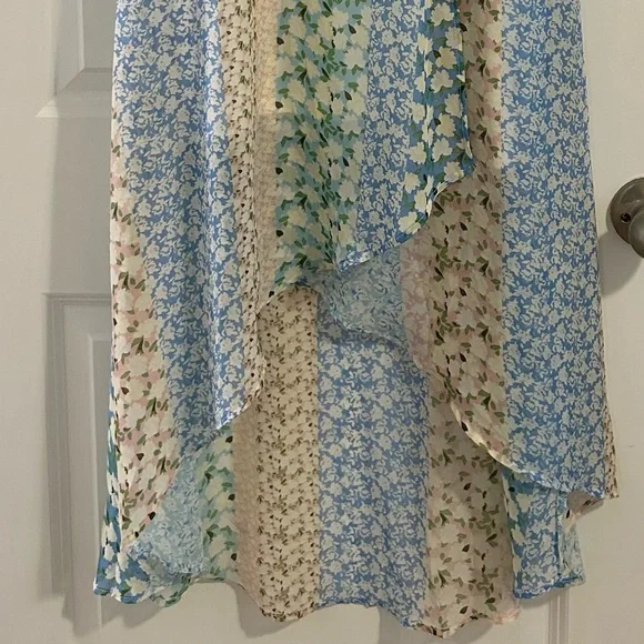 Beautiful Spring High-Low Dress - Picture 3 of 3